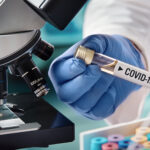 Detectan en Estados Unidos nueva variante de COVID-19 relacionada con brote en Asia