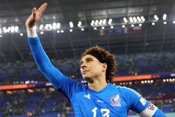 Guillermo Ochoa ya está en Italia. Foto: Twitter FIFA