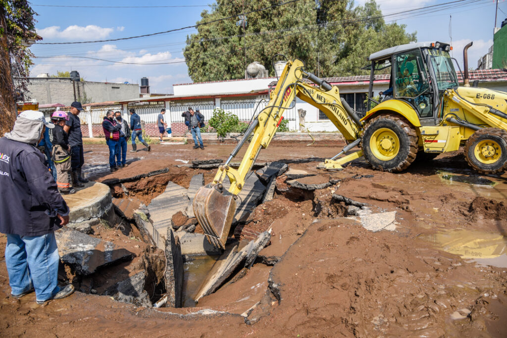 CONTIENE-CAEM-FUGA-DE-AGUA-POTABLE-EN-EL-MACROCIRCUITO-Y-AVANZA-EN-SU-REPARACION-1