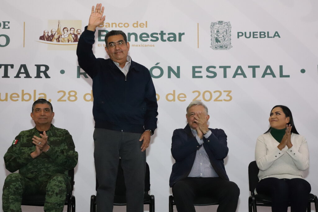 Participa gobernador Céspedes Peregrina en reunión de trabajo con López Obrador