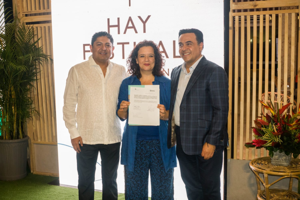 Con la presencia del Presidente Municipal Luis Bernardo Nava y la Directora del Hay Festival, Cristina Fuentes la Roche, se confirmó que la próxima edición tendrá lugar entre el 7 y el 10 de septiembre.