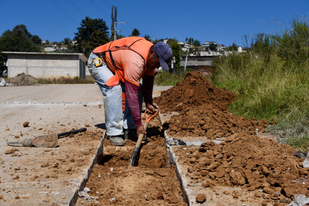 Concluye CAEM rehabilitación de tubería de agua potable en Temoaya