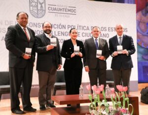 Presentan Constitución Política Mexicana en lenguaje ciudadano 1