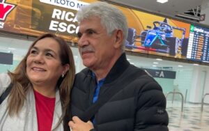 Tuca Ferretti a su llegada a la CDMX. Foto: Twitter