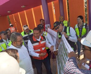 Jorge Nuño Lara, visitó el Distribuidor Aeropuerto, del Bulevar Luis Donaldo Colosio y del Puente Vehicular Nichupté, en este centro turístico.