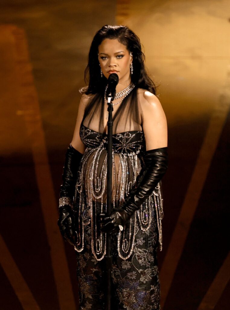 Rihanna en los Premios Oscar 2023