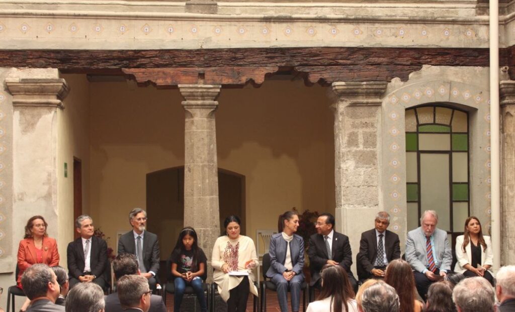 Inauguran la casona del Nobel de literatura Octavio Paz