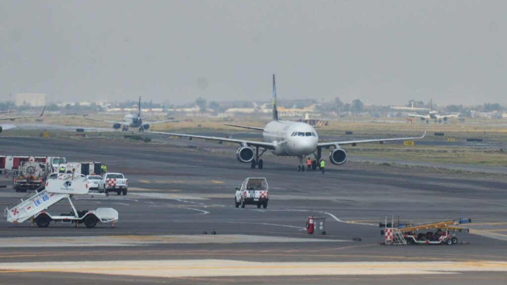 El vuelo DL624 de Delta, con destino a Nueva York, despegó, al igual que el AM 117 de Aeroméxico que voló hacia la capital de Chihuahua. 