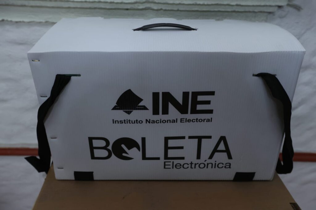 Presentan urnas electrónicas para elecciones en el Edoméx