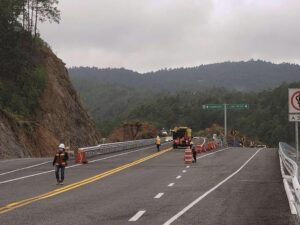 Avanzan obras de la carretera Mitla-Entronque Tehuantepec