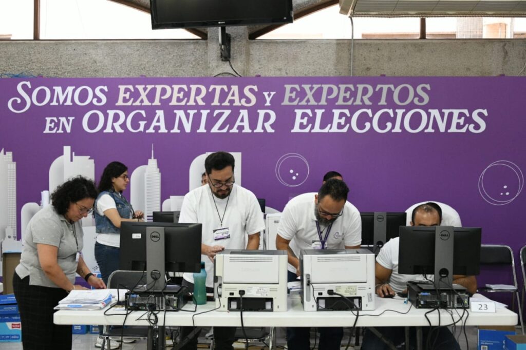 Votan 14 mil personas por internet, en Elección de COPACOS y PP