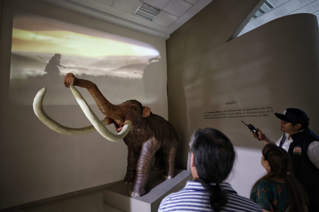 Acompaña Martí Batres a alcaldesa de Azcapotzalco, Margarita Saldaña, en reapertura de dos museos 2