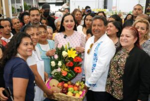 Entrega Sandra Cuevas remodelación del mercado San Cosme