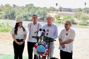 Visita embajador Ken Salazar frontera compartida de los dos Laredos