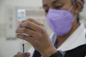 Invita SEDESA a vacunarse contra influenza y COVID-19 este 1 y 2 de noviembre 1