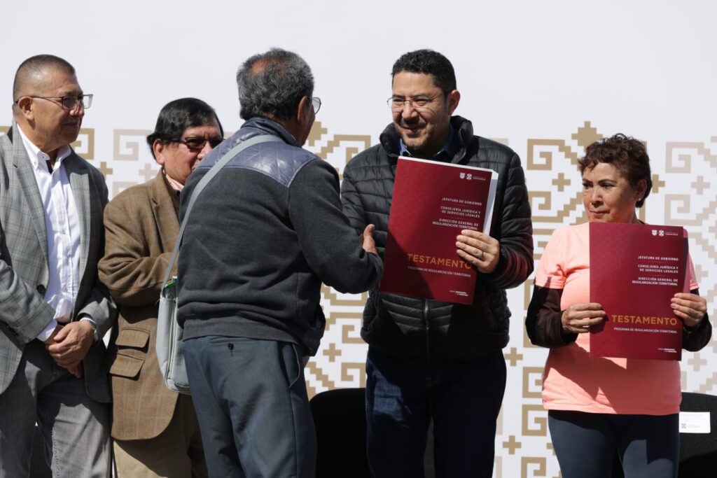 Gobierno CDMX entregó 2 mil 500 testamentos a beneficiarios