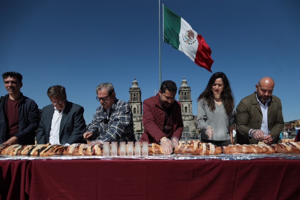 Celebra Martí Batres Día de Reyes en el Zócalo de la CDMX