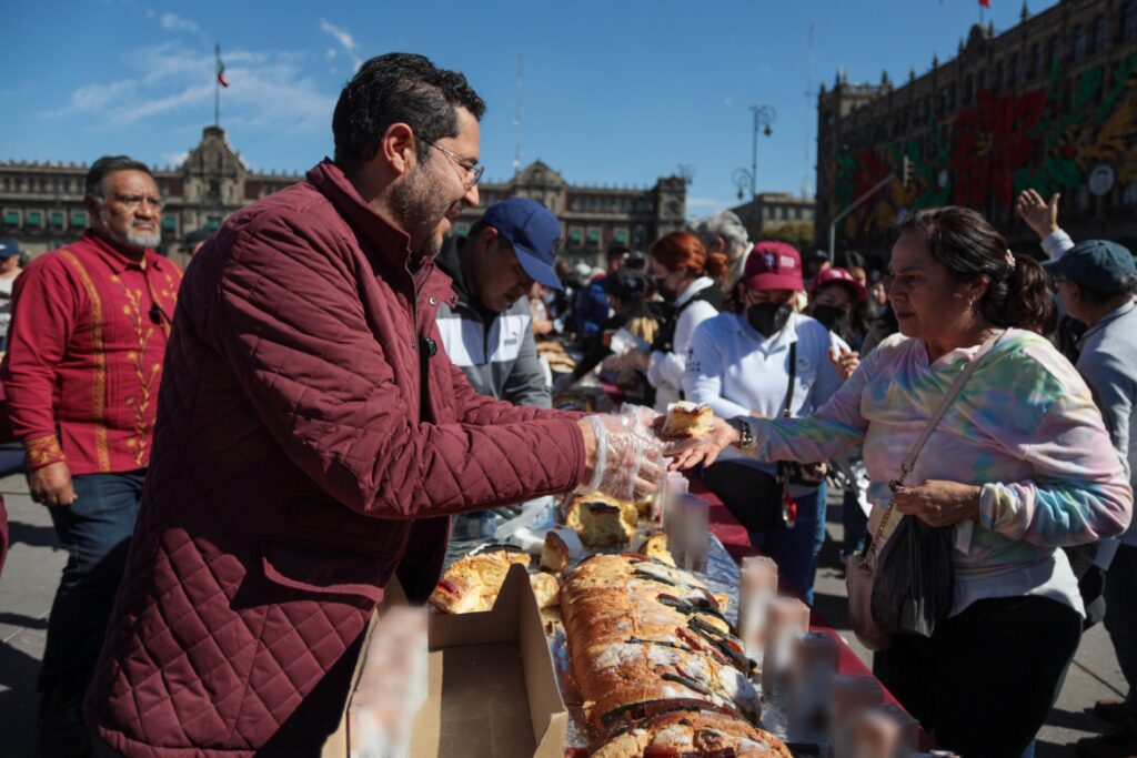 Celebra Martí Batres Día de Reyes en el Zócalo de la CDMX