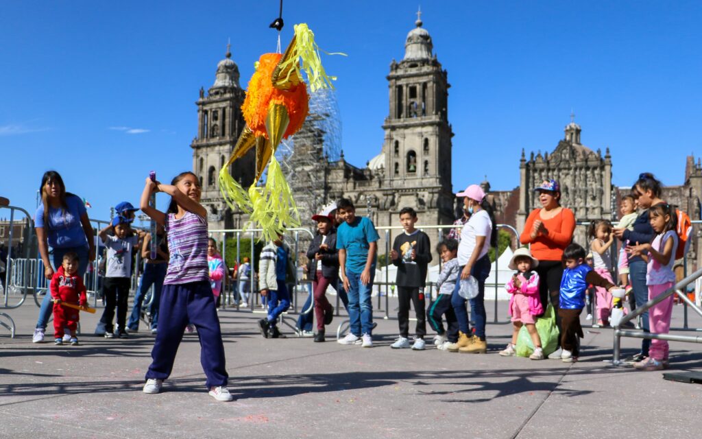 Celebra Martí Batres Día de Reyes en el Zócalo de la CDMX