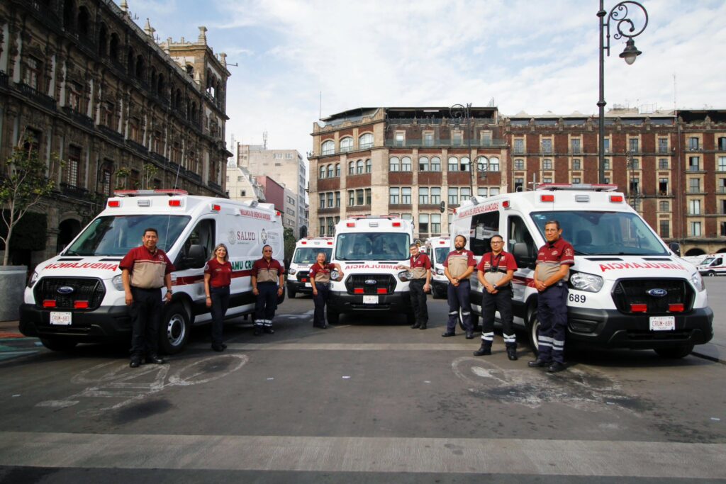 Recibe Gobierno Capitalino del Gobierno Federal 18 nuevas ambulancias