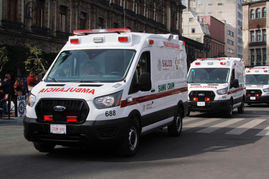 Recibe Gobierno Capitalino del Gobierno Federal 18 nuevas ambulancias