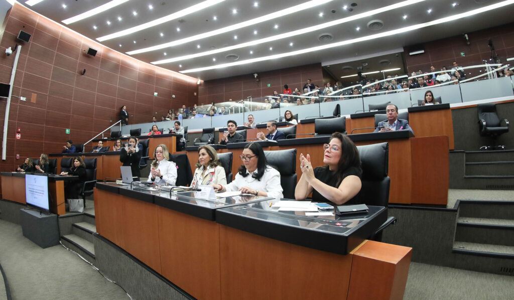 Educación, pauta para crecimiento personal y social, coinciden en el Senado