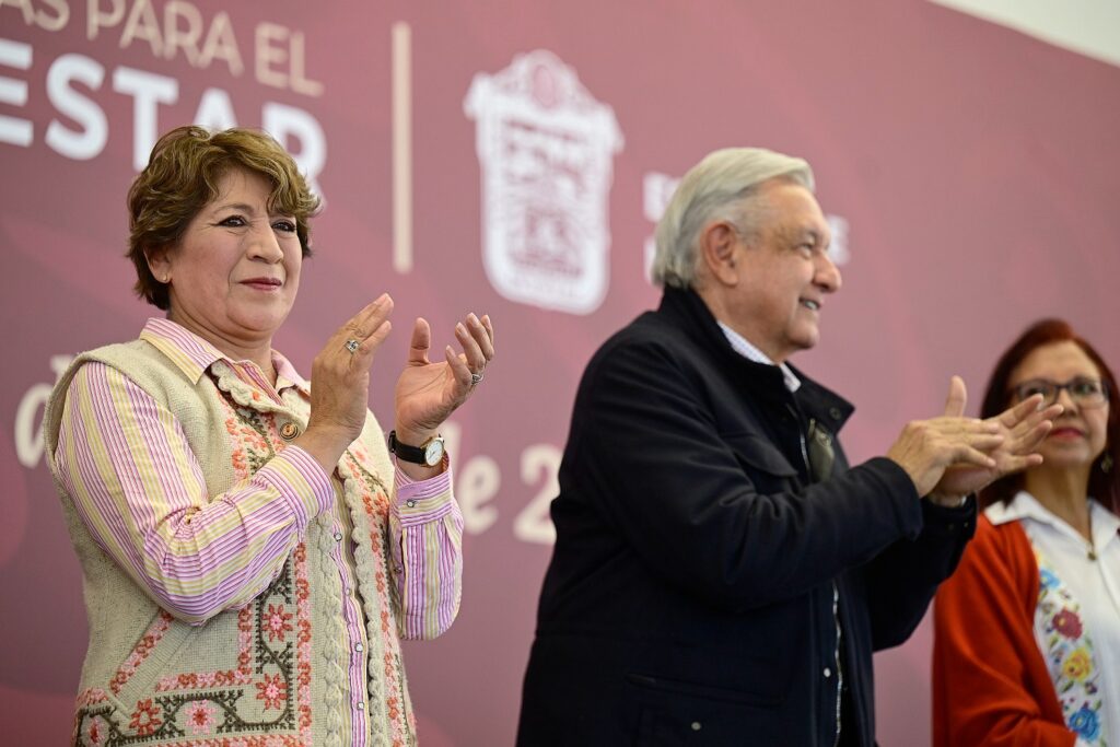 Supervisan López Obrador y Delfina Gómez programas para el Bienestar en Chicoloapan 4