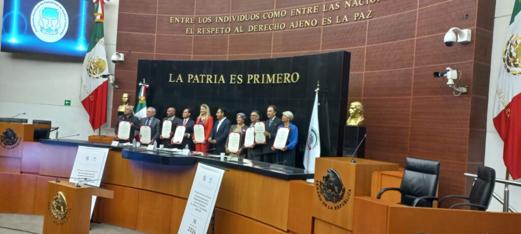 Entrega Eduardo Ramírez reconocimientos a periodistas de la ANPERT