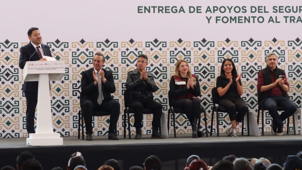 Entrega Gobierno CDMX 7 mil apoyos de seguro de desempleo