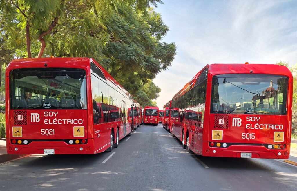 Línea 4 del Metrobús cuenta con 55 nuevas unidades eléctricas