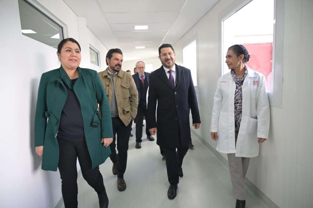 Por su parte, el jefe de Gobierno, Martí Batres Guadarrama, comentó que la construcción del Hospital Tláhuac forma parte de las acciones que han realizado en beneficio de 300 mil familias de la zona suroriente de la Ciudad de México, como la instalación de la Línea 2 del Cablebús, el Trolebús Elevado y el reforzamiento de la Línea 12 del Sistema de Transporte Colectivo (STC) Metro.