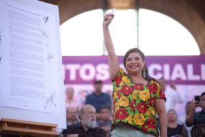 Firma Clara Brugada acuerdo por una ciudad de derechos y libertades