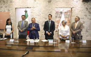 Inauguran seminario sobre los Doscientos Años de la Constitución de 1824