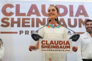 Sheinbaum defiende programas sociales de la 4T