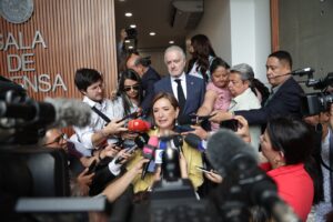 Presenta Xóchitl Gálvez demanda en el Tribunal Electoral por omisión del INE