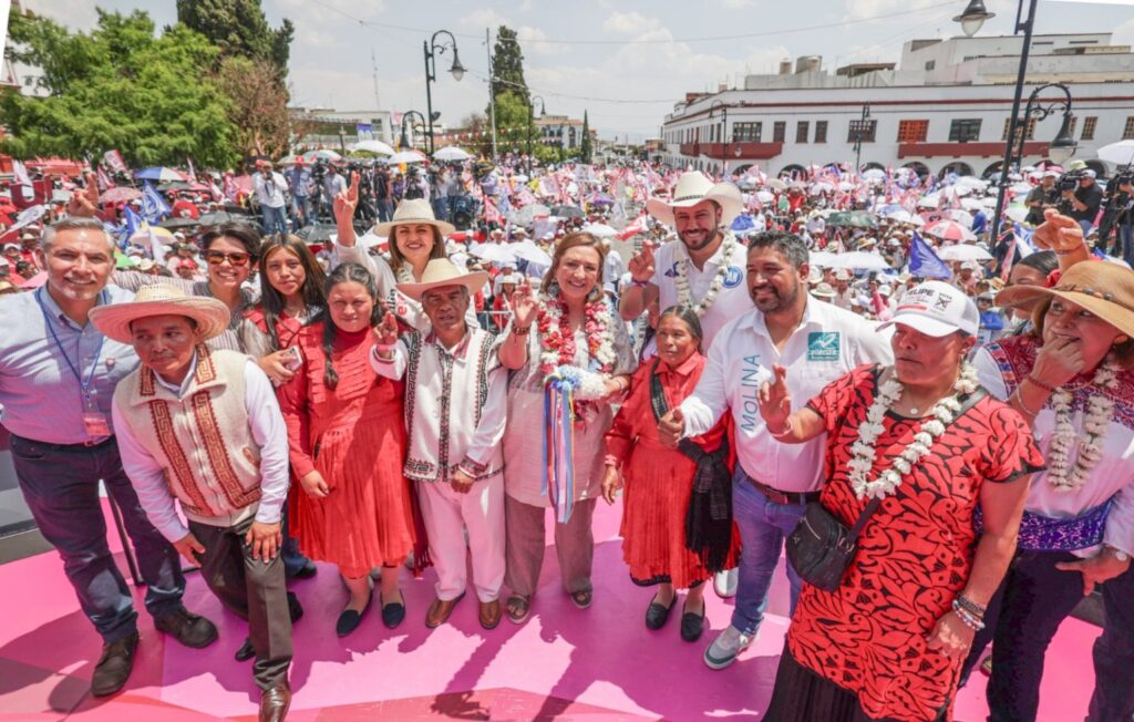 Xóchitl Gálvez invertirá en carreteras que conecten a pueblos indígenas