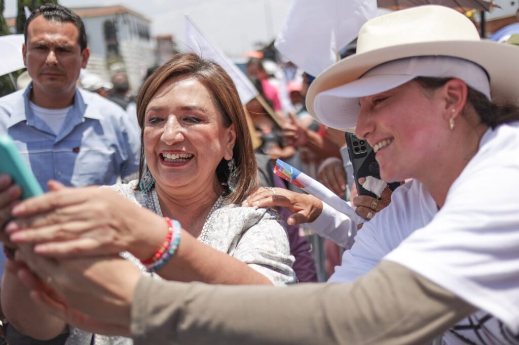 Xóchitl Gálvez invertirá en carreteras que conecten a pueblos indígenas