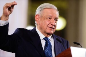 AMLO celebra aprobación de la reforma al Poder Judicial