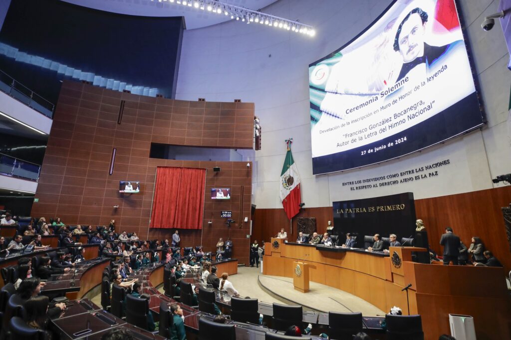 Inscriben en muro de honor del Senado el nombre de Francisco González Bocanegra