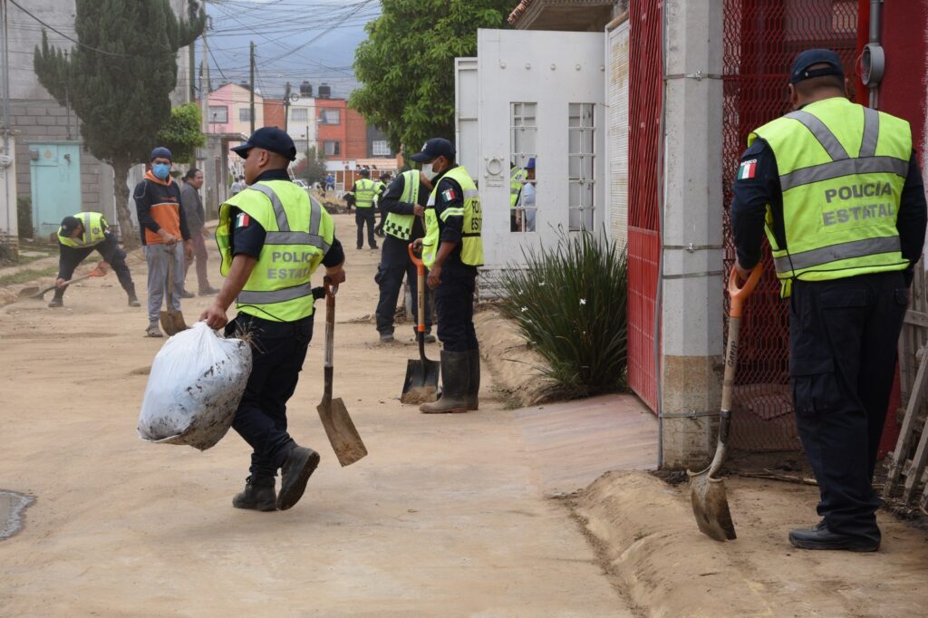 Recorre Delfina Gómez zonas afectadas por lluvias en oriente del Edoméx