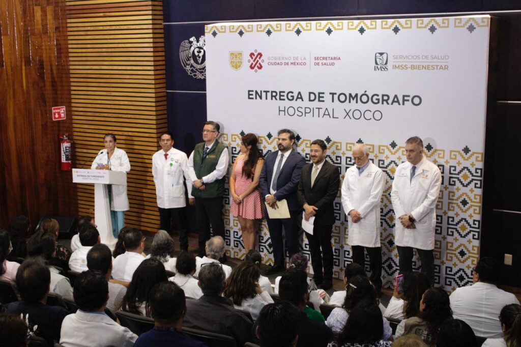 Martí Batres entrega de nuevo tomógrafo al Hospital General de Xoco