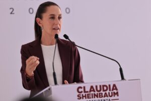 Sheinbaum estima beneficiar a más de 21 millones de estudiantes en su sexenio