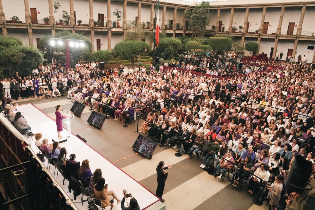 Claudia Sheinbaum: "Nunca un México sin nosotras"