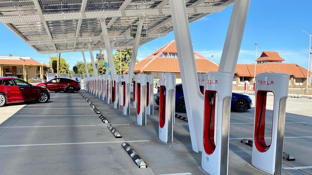 INAI ordena a CFE publicar puntos de carga para vehículos eléctricos-Imagen Tesla