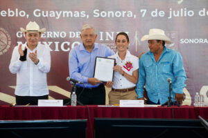 AMLO Firma Decreto de restitución territorial al pueblo Yaqui