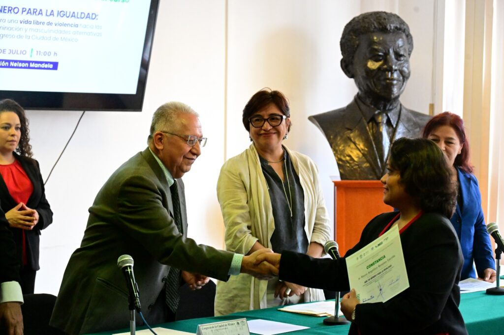 Concluye curso de igualdad de género en el Congreso capitalino