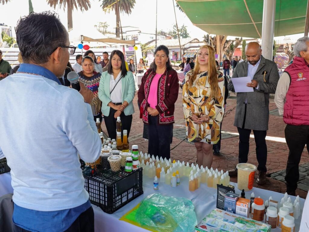 Salud Edoméx lleva jornada médica a pueblos originarios de Temoaya