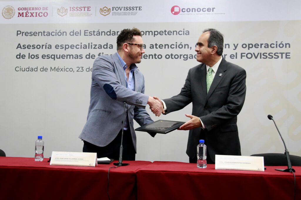 Presentan estándar de competencia en materia de asesoría de créditos