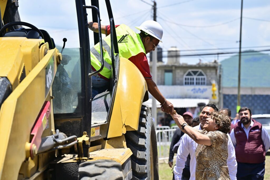 Gobierno Edoméx inició construcción de unidad deportiva en Tezoyuca