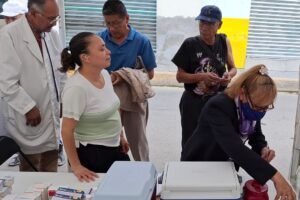 Salud Edoméx atiende a la población afectada por las intensas lluvias en Chalco